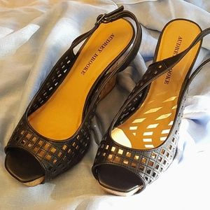 Audrey Brooke Women's Black Wedges/Tan 8.5 (M)